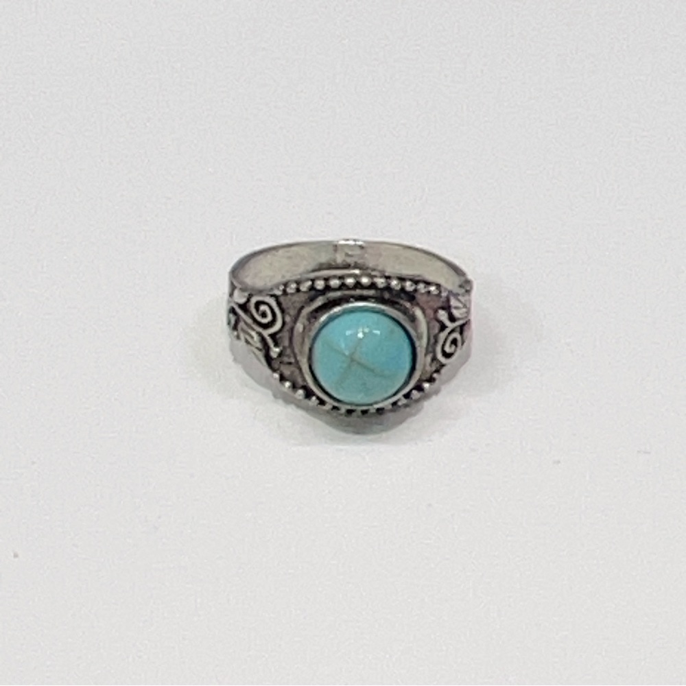 Vintage Like Faux Turquoise Stone color Silver plated Ring - Picture 2 of 3